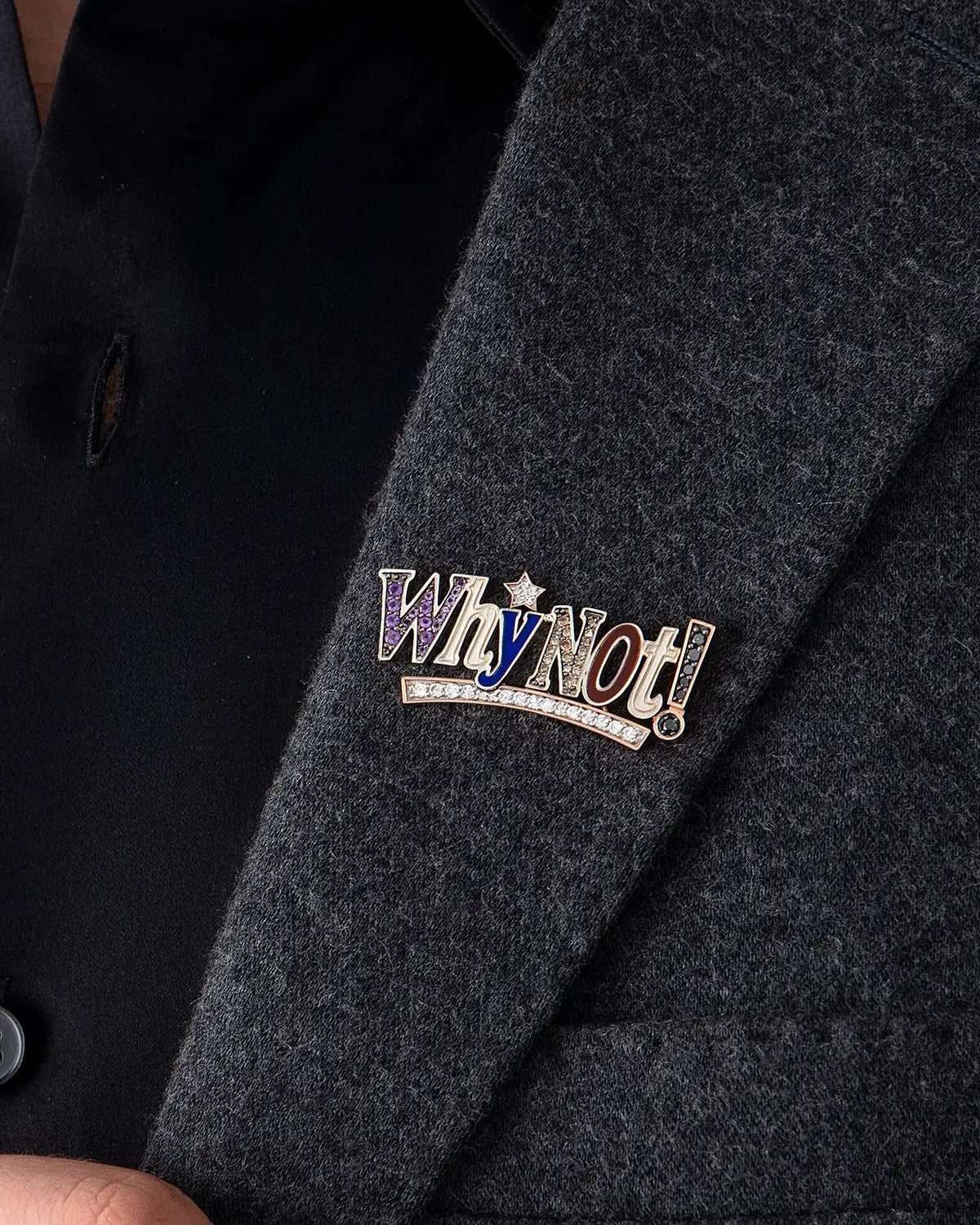 Motto Broş - Why Not, modelde
