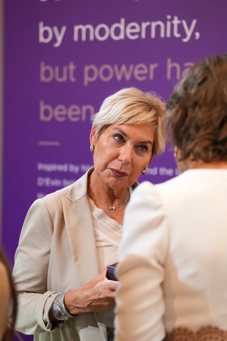 A moment of conversation at the D’Evin stand.